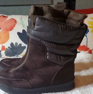 Lands End Boots size 7B